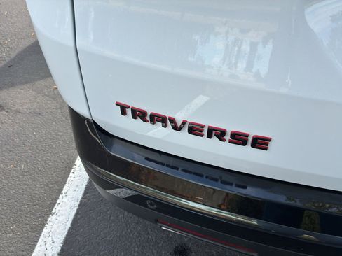 Used 2021 Chevrolet Traverse Premier w/ Redline Edition FWD image 13