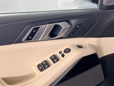 Used 2021 BMW X5 xDrive40i w/ Premium Package image 17