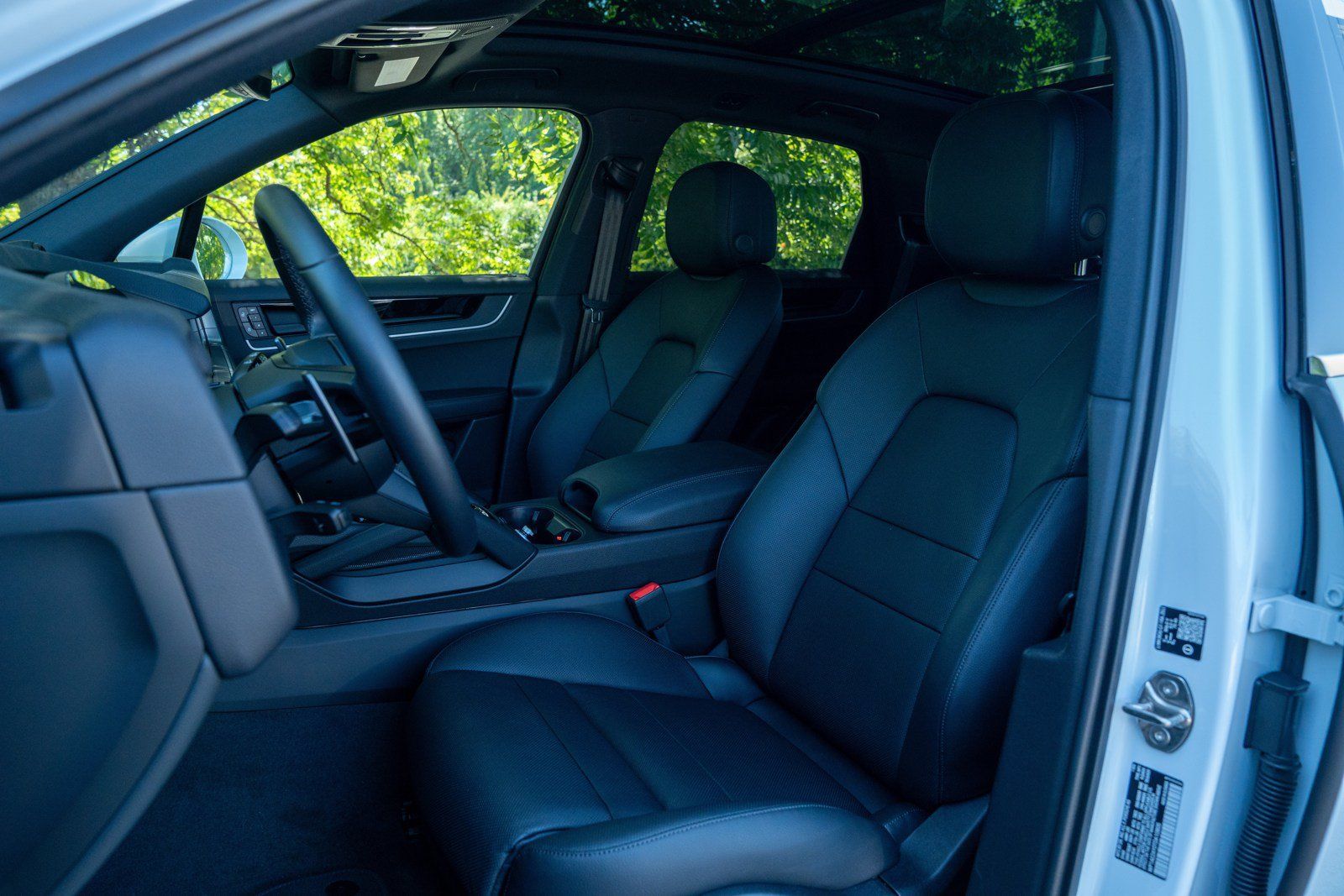 Certified 2026 Porsche Cayenne E-Hybrid AWD/4WD image 5