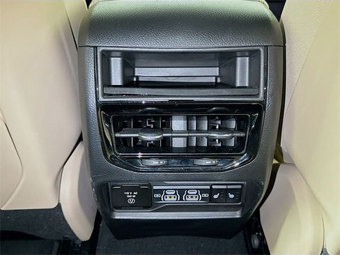 Used 2023 Jeep Grand Cherokee Limited w/ Luxury Tech Group II image 24