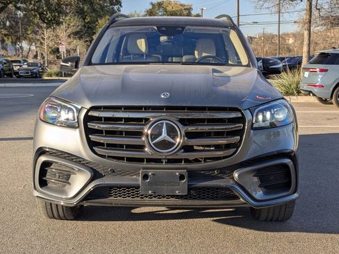 Used 2024 Mercedes-Benz GLS 450 4MATIC image 8
