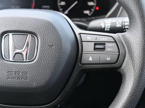 Used 2025 Honda HR-V LX image 8