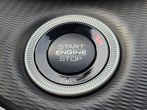 New 2025 Jeep Grand Cherokee Altitude image 21