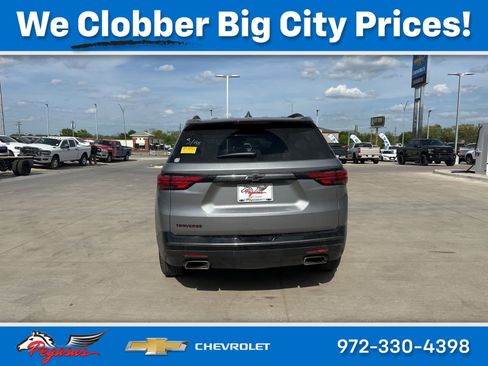 Used 2023 Chevrolet Traverse Premier w/ Redline Edition image 4