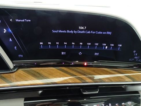 Certified 2024 Cadillac Escalade ESV Premium Luxury Platinum w/ LPO, Floor Liner Package AWD/4WD image 18