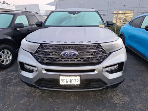 Used 2023 Ford Explorer XLT w/ Equipment Group 202A image 2