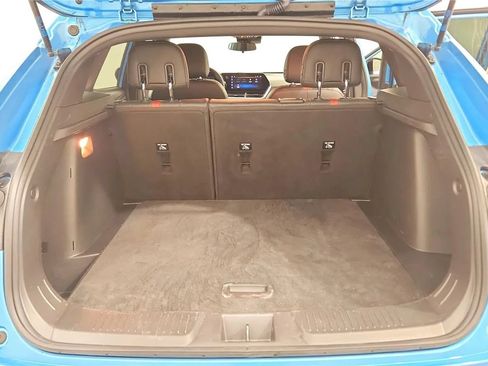 Used 2025 Chevrolet Trax RS w/ Sunroof Package FWD image 19