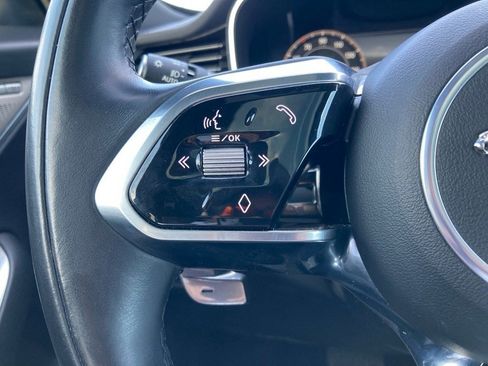 Used 2024 Jaguar F-PACE R-Dynamic S image 13