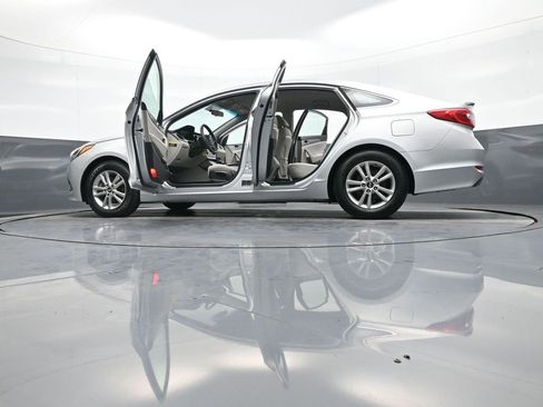 Used 2017 Hyundai Sonata SE image 48