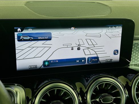 Used 2024 Mercedes-Benz EQB 250+ image 22