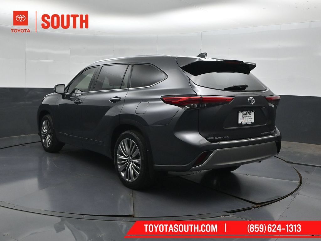 Used 2020 Toyota Highlander Platinum AWD/4WD image 8