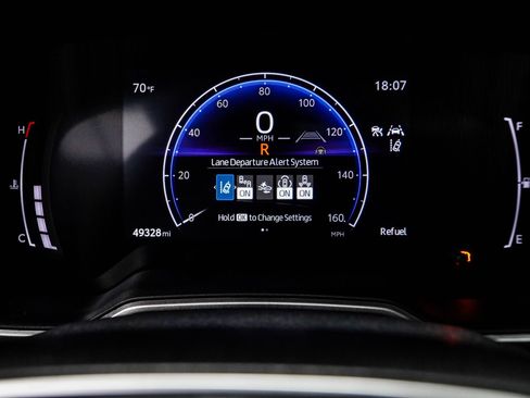 Used 2025 Toyota Corolla XSE FWD image 30