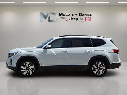 Used 2025 Volkswagen Atlas SE FWD image 3