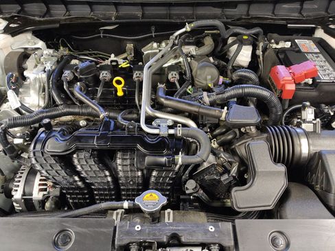 Used 2025 Nissan Altima 2.5 SV FWD image 30