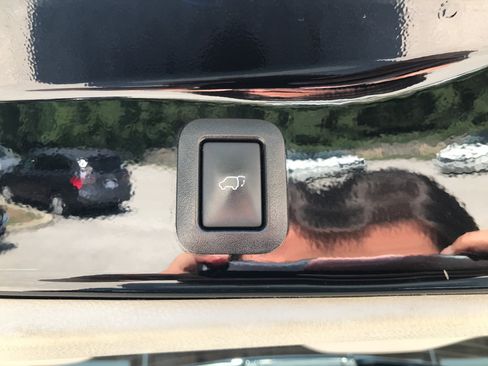 Used 2019 Toyota Highlander Limited AWD/4WD image 31