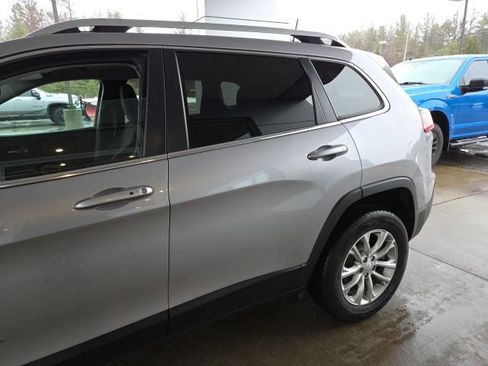 Used 2019 Jeep Cherokee Latitude w/ Comfort & Convenience Group image 29