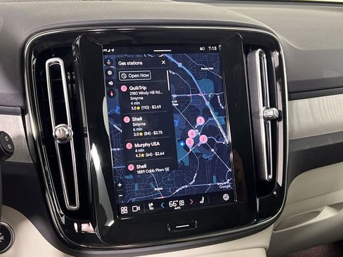 Certified 2025 Volvo XC40 B5 Ultra image 20