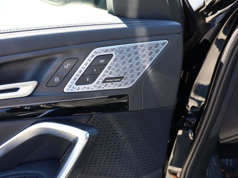 Used 2025 BMW X1 xDrive28i w/ Premium Package image 16