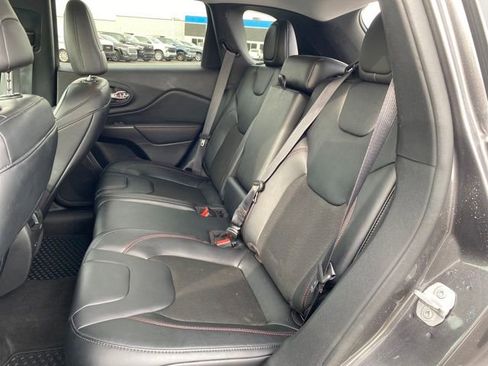 Used 2022 Jeep Cherokee Trailhawk w/ Comfort/Convenience Group image 18