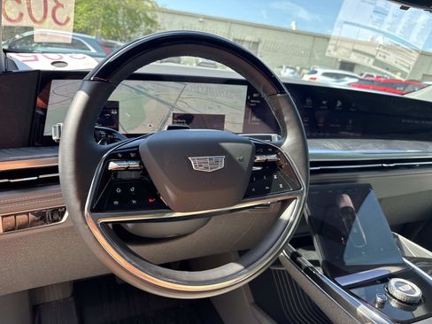 New 2026 Cadillac Escalade IQ Luxury 1 w/ LPO, Floor Liner Package AWD/4WD image 16