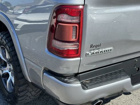 Used 2019 RAM 1500 Laramie AWD/4WD image 9