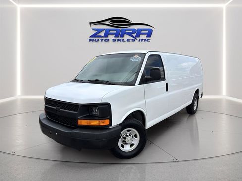 Used 2010 Chevrolet Express 2500 Extended RWD image 1