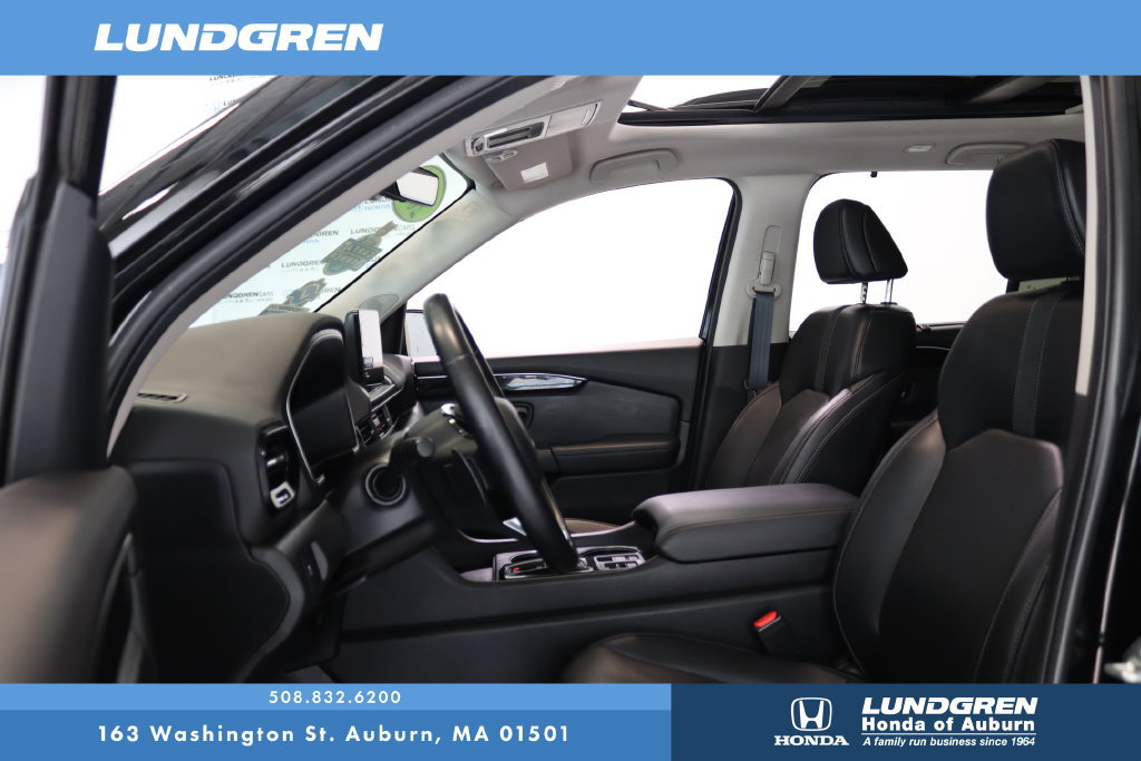 Used 2024 Honda Pilot Touring image 13