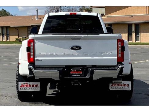 Used 2024 Ford F350 Lariat image 11