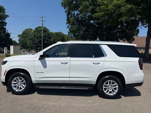 Used 2025 Chevrolet Tahoe LT AWD/4WD image 2