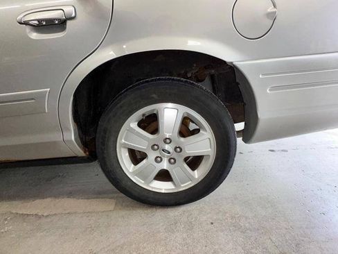 Used 2006 Ford Crown Victoria LX RWD image 14