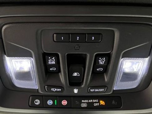 Used 2025 Chevrolet Silverado 3500 High Country w/ Technology Package AWD/4WD image 36