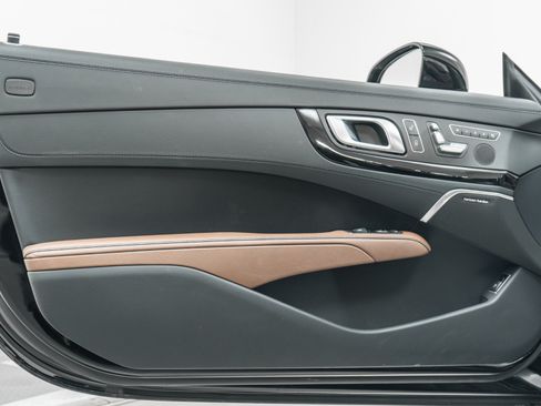 Used 2016 Mercedes-Benz SL 550 image 40