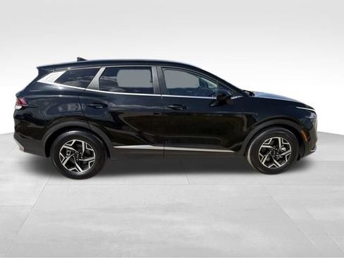 Certified 2024 Kia Sportage LX FWD image 3