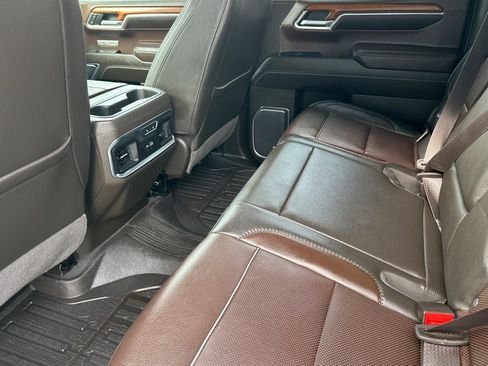 Used 2022 GMC Sierra 1500 Denali w/ Denali Reserve Package image 12