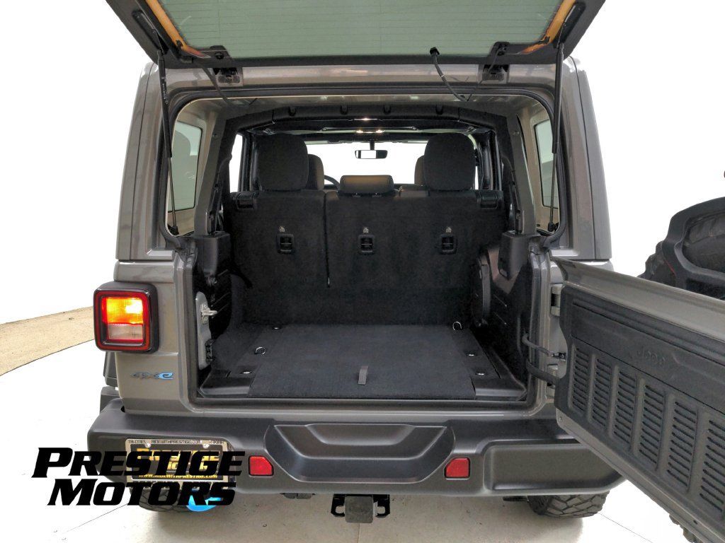 Used 2023 Jeep Wrangler Unlimited w/ Cold Weather Group AWD/4WD image 29