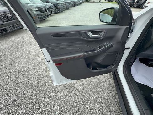 Certified 2023 Ford Escape ST-Line w/ Tech Pack #1 AWD/4WD image 11