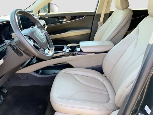 Used 2023 Lincoln Nautilus AWD w/ Premium Package image 21