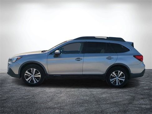 Used 2018 Subaru Outback 2.5i Limited image 7