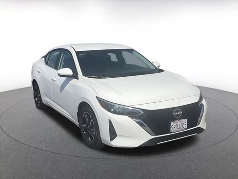 Used 2025 Nissan Sentra SV image 3