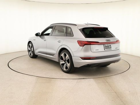 Used 2023 Audi e-tron Premium Plus w/ Premium Plus Package image 4