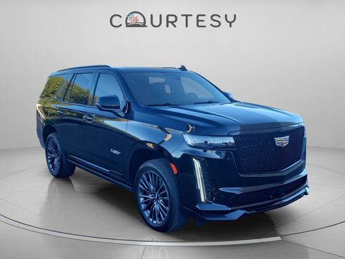Used 2023 Cadillac Escalade V image 4
