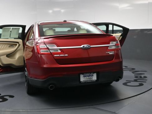 Used 2015 Ford Taurus Limited w/ Equipment Group 301A AWD/4WD image 29