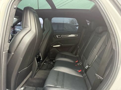 Used 2023 Porsche Cayenne Turbo w/ Premium Package Plus image 22