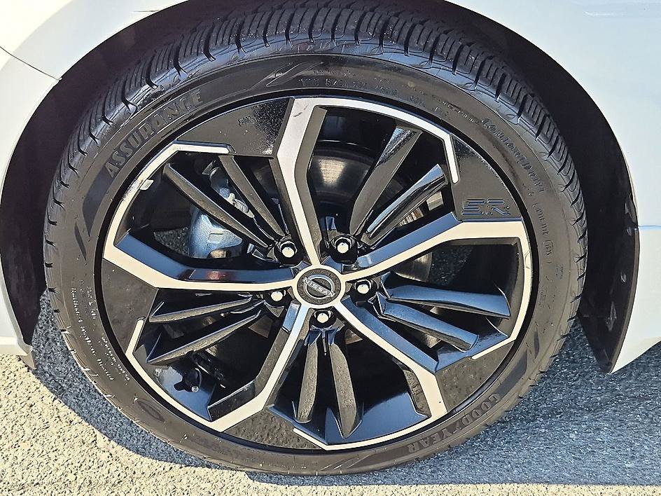Used 2025 Nissan Altima 2.5 SR FWD image 10