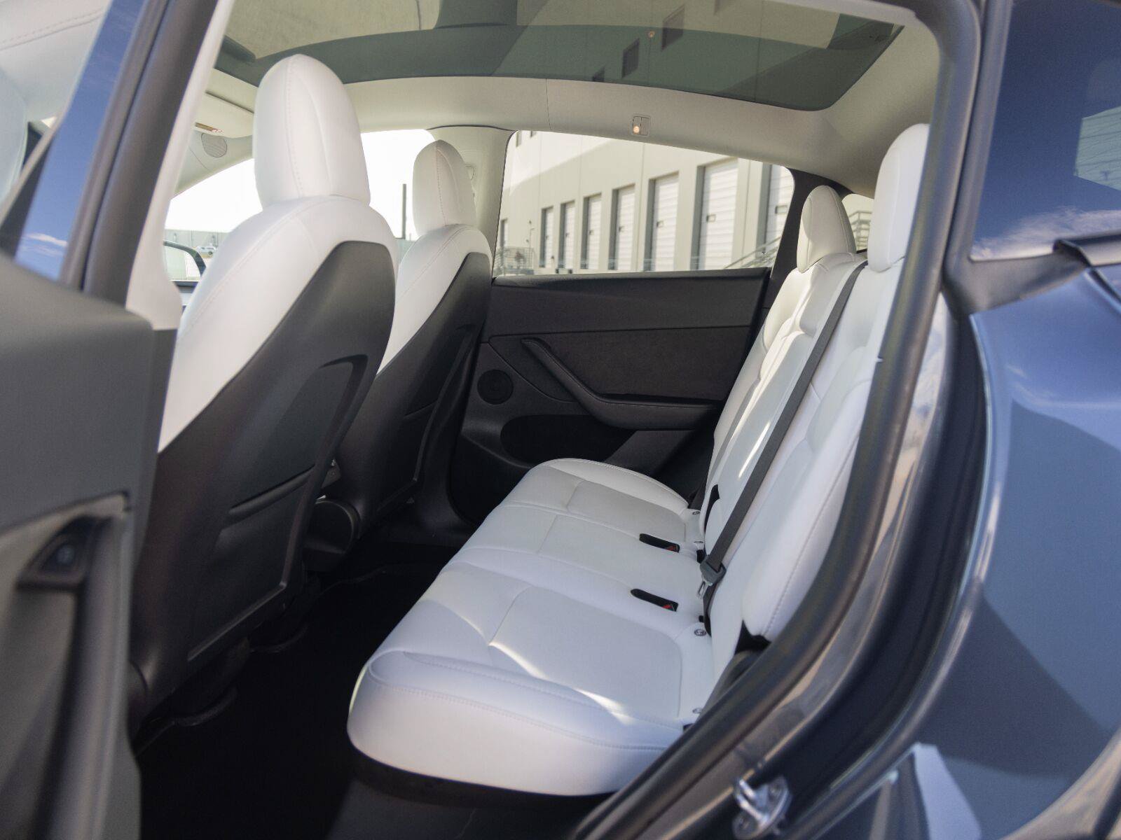 Used 2022 Tesla Model Y Long Range AWD/4WD image 20