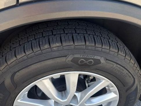 Used 2020 Nissan Rogue S w/ Special Edition Package FWD image 18