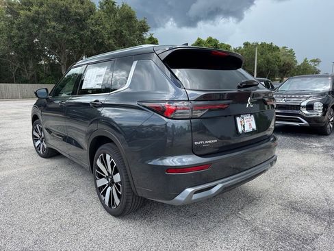 New 2025 Mitsubishi Outlander SEL image 5