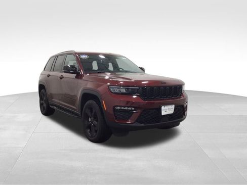 Used 2024 Jeep Grand Cherokee Limited w/ Black Appearance Package image 5