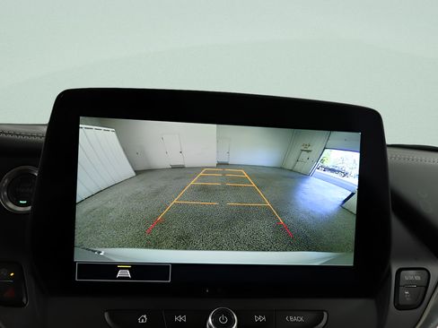 Used 2025 Chevrolet Blazer LT FWD image 12