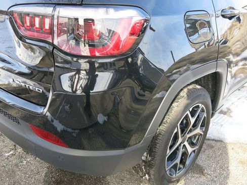 Used 2025 Jeep Compass Limited image 39